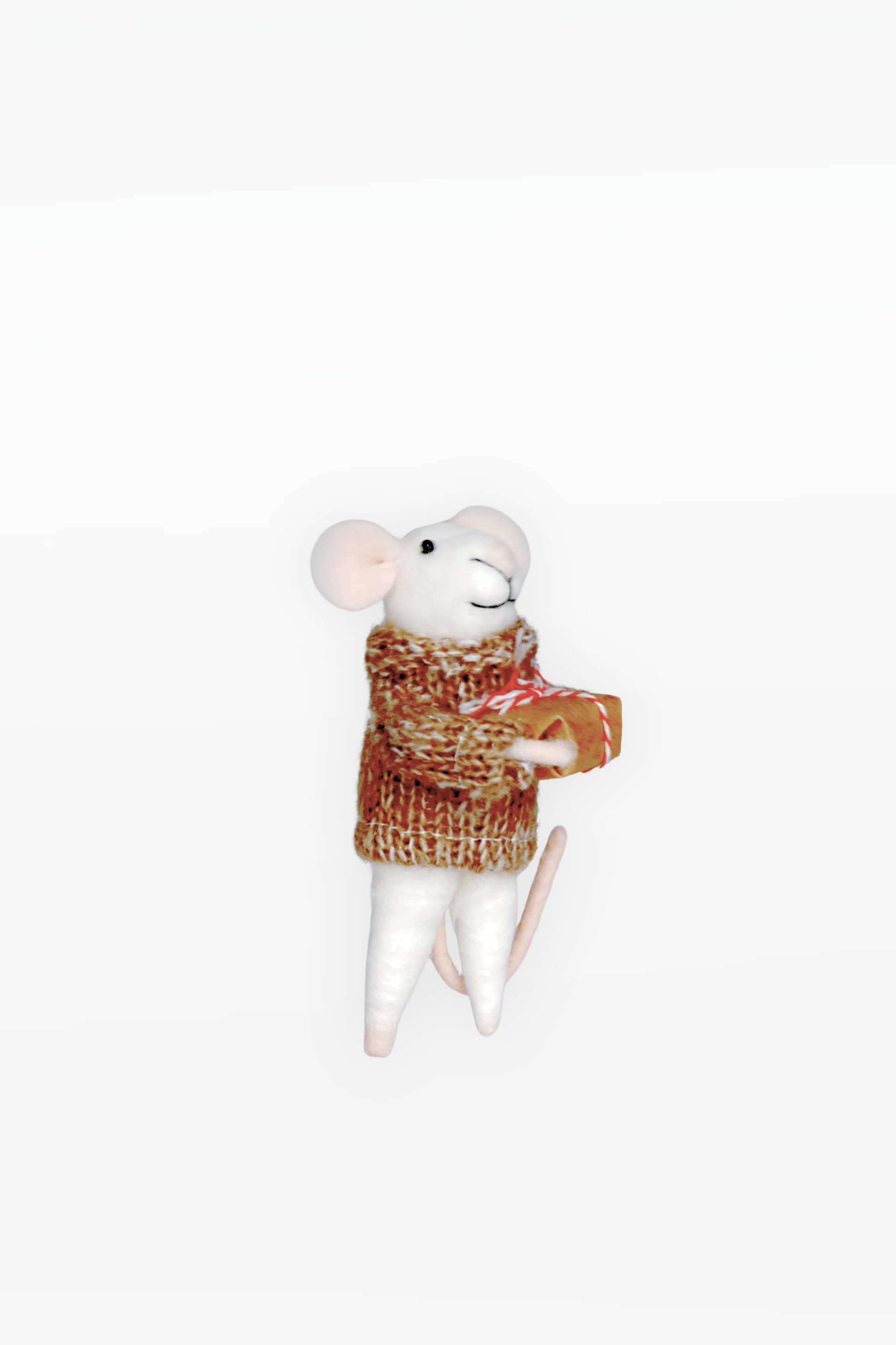 CHAPTEr.R FELT CHRISTMAS ORNAMENT-MOUSE WITH PRESENT