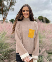 DULCE - Turtle Neck Pullover w/contrast pockets - Beige