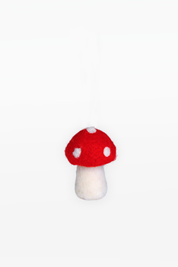 CHAPTEr.R FELT CHRISTMAS ORNAMENT-MUSHROOM