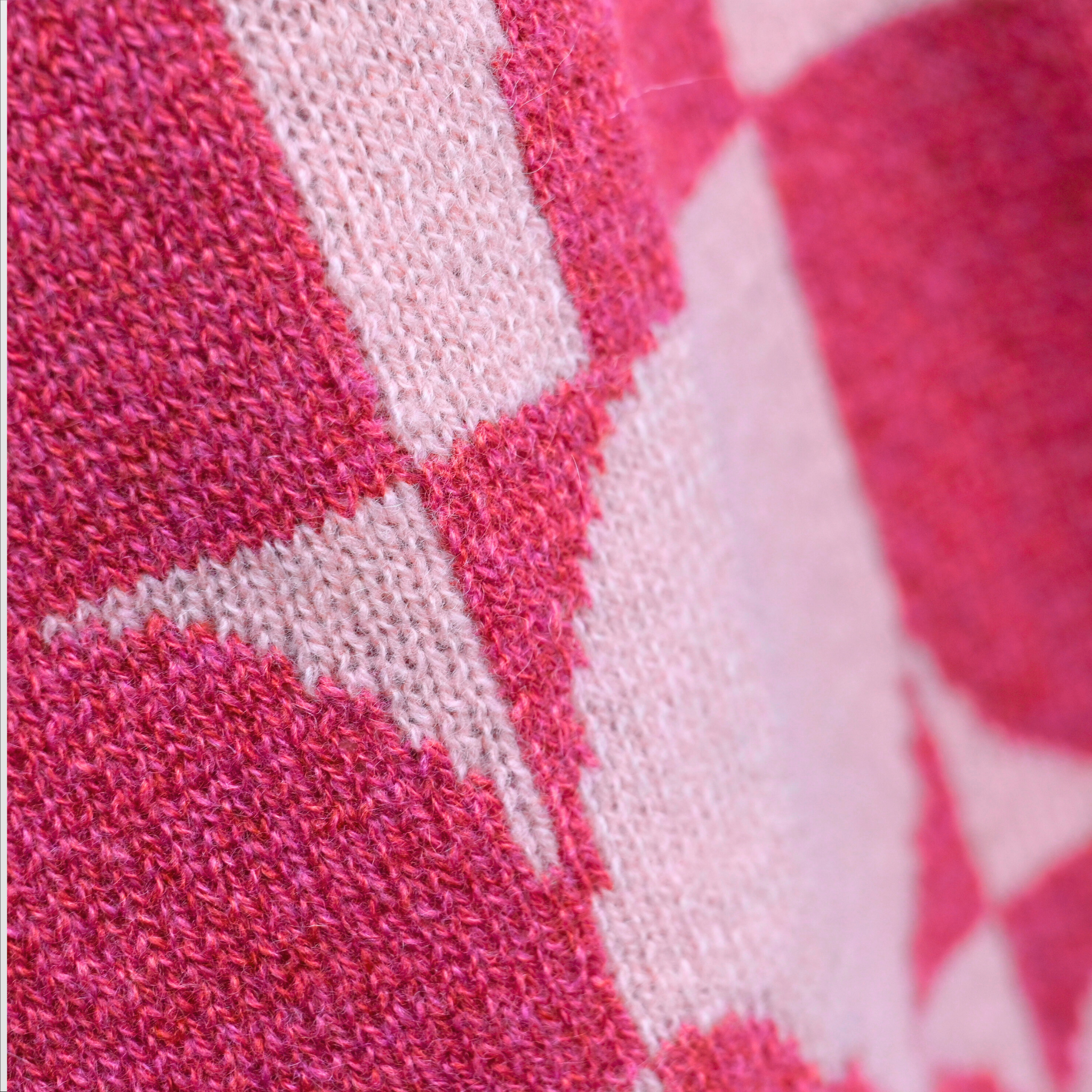 NDORA-Luxe Geo Pattern Scarf-Pink-F