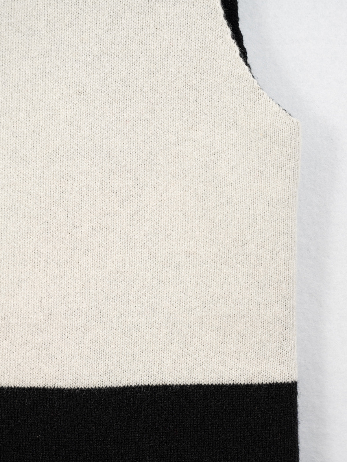 DINA-Cashmere W/B Sleeveless Cardigan-White-M