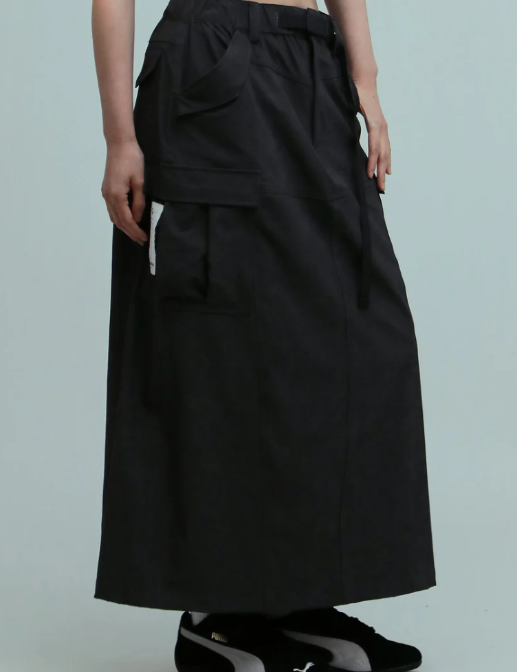 GROCERYNYLONMULTIPOCKETCARGOSKIRT_CHARCOALdetail2.png